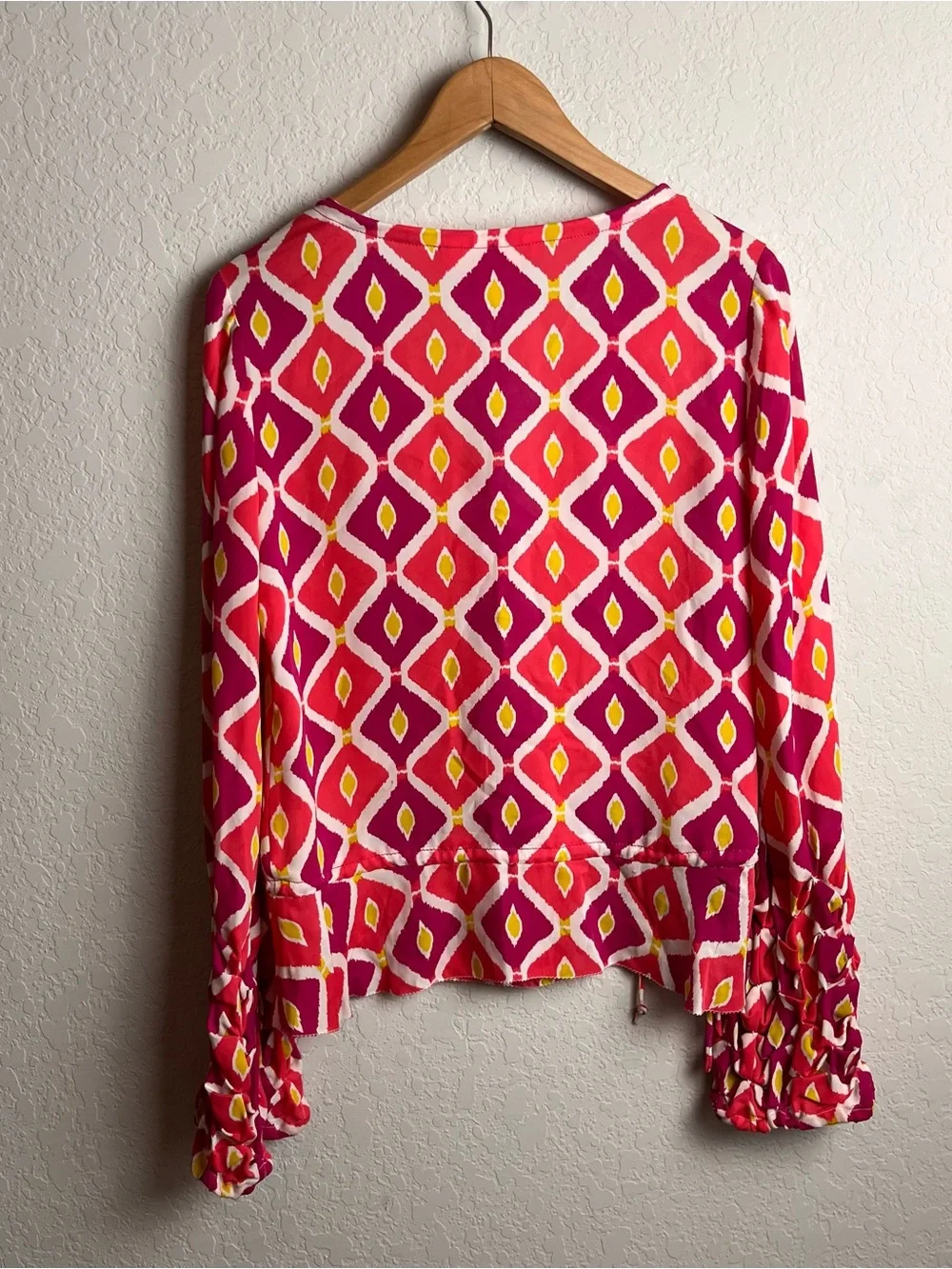 Tori Burch Top 6 100% Silk Blouse Pink Geometric Ikat Cinched Tie Cuff Sleeve